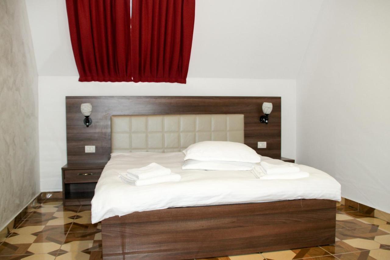 Hotel Corina Борша Экстерьер фото