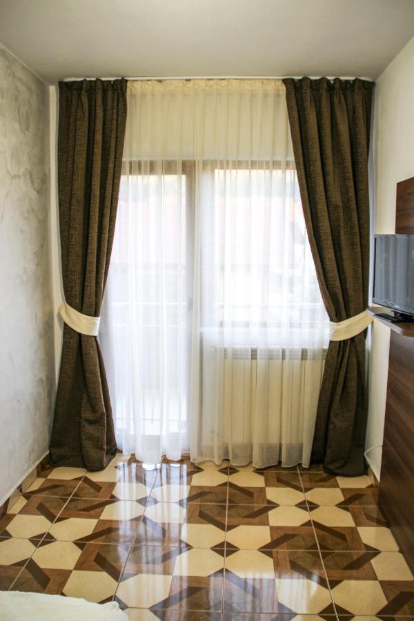 Hotel Corina Борша Экстерьер фото